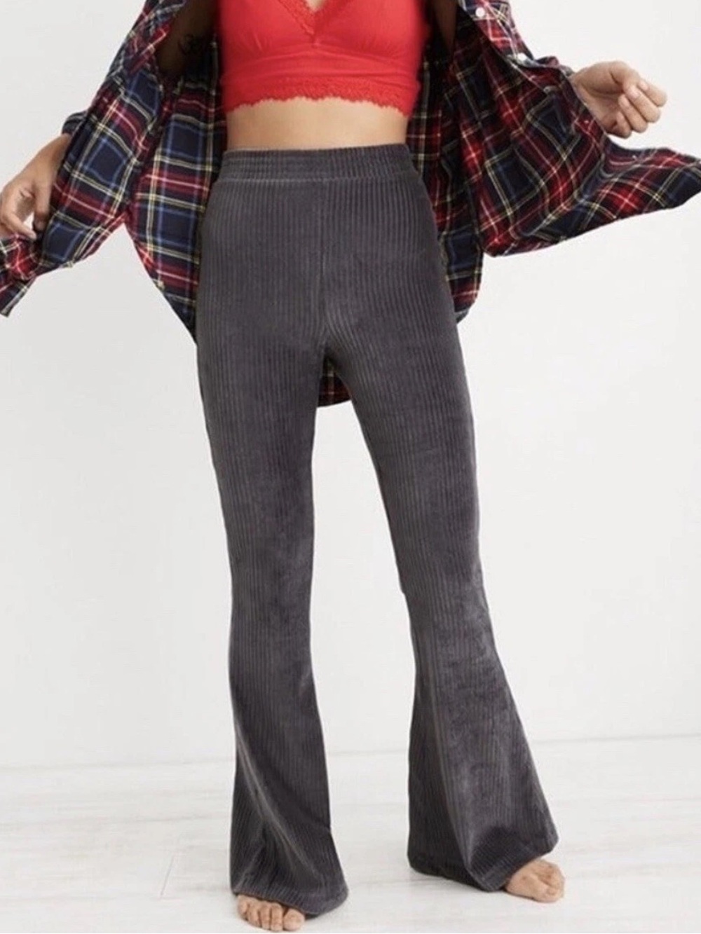 Aerie Groove-On Velour High Waisted Flare Pant Size Medium